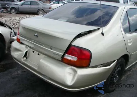 1999 Nissan Altima z USA, uszkodzony, nr VIN 1N4DL01D1XC222166